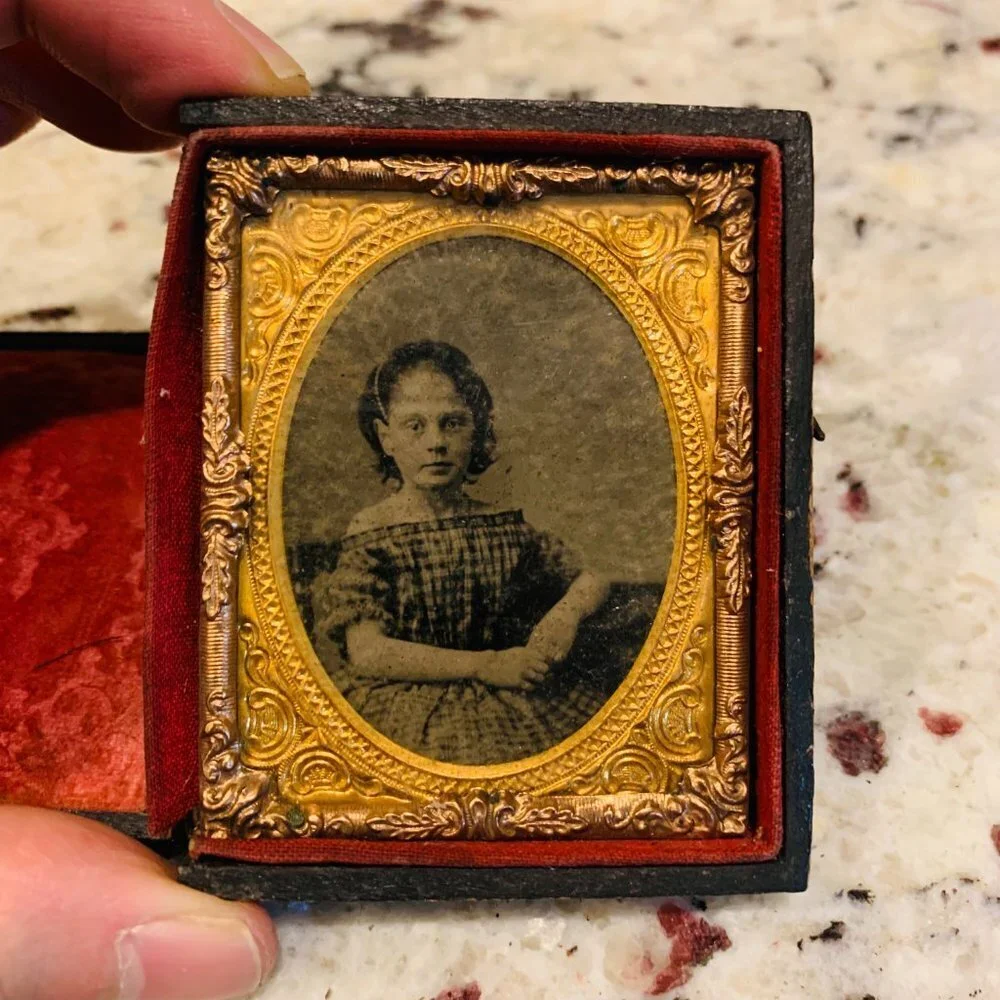 1/6th Plate Ambrotype Daguerreotype Of A Young Girl Women In A Full Case